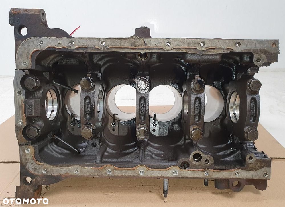 BLOK SILNIKA VOLVO V50 2.0 D4 D4204T - 9