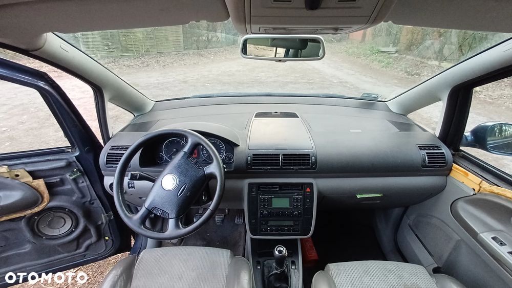 Volkswagen Sharan 1.9 TDI Basis - 16