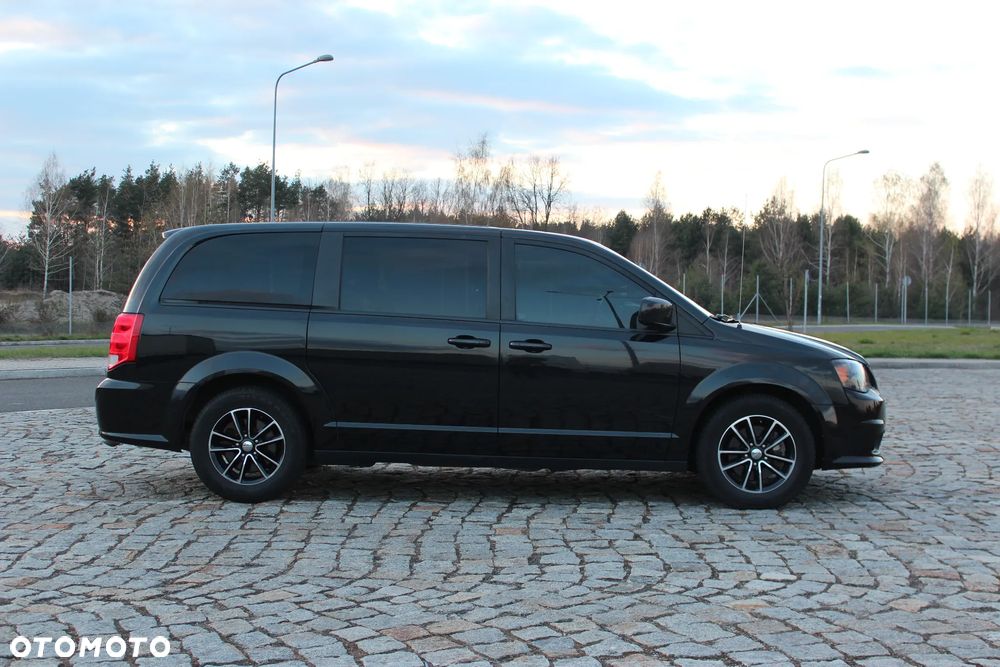 Dodge Grand Caravan - 5