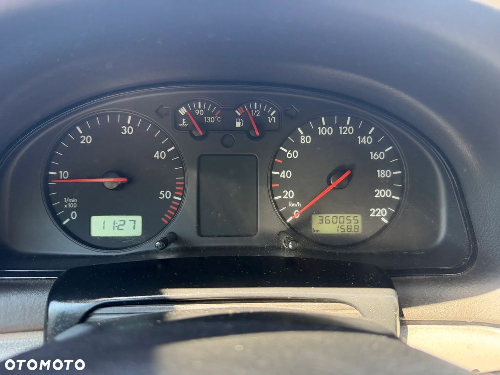 Volkswagen Passat - 14