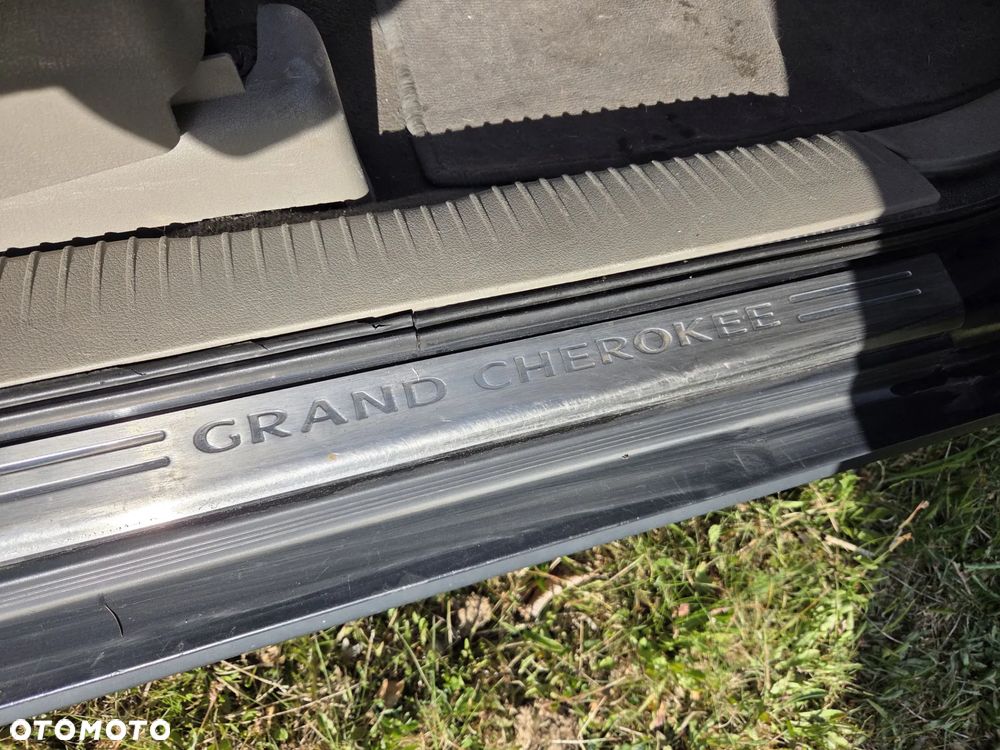 Jeep Grand Cherokee 3.0 CRD Laredo - 12