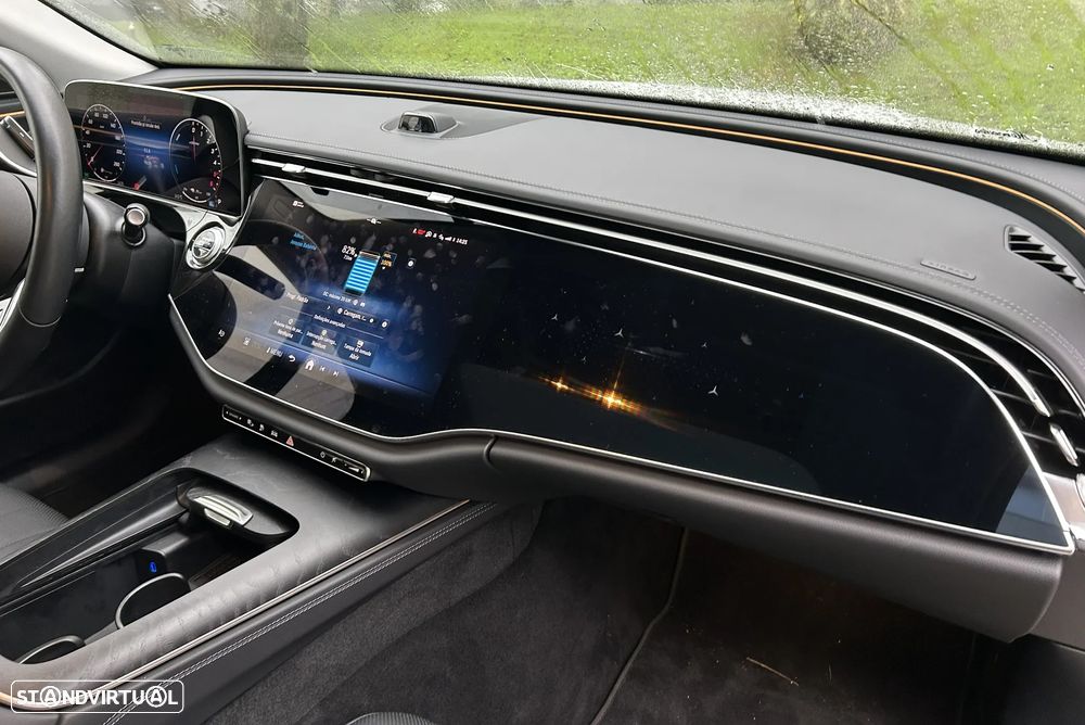 Mercedes-Benz E 300 de 4Matic 9G-TRONIC Exclusive - 9