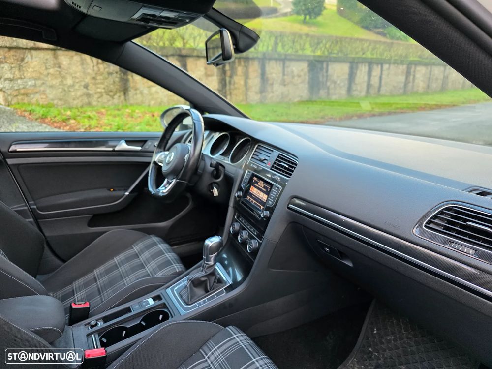 VW Golf GTD (BlueMotion ) DSG - 12