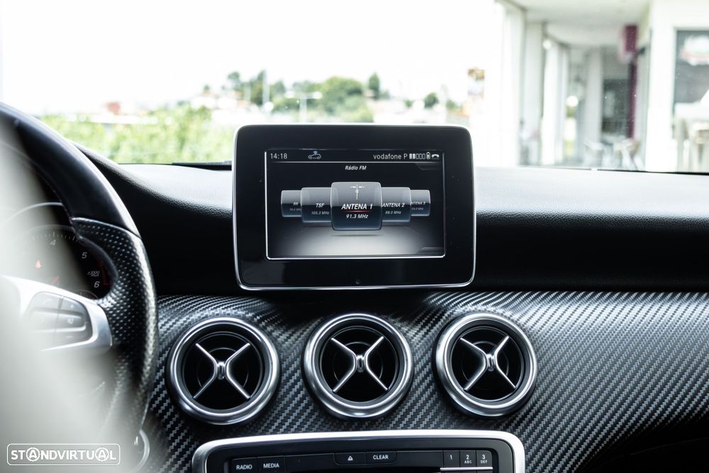 Mercedes-Benz A 180 d AMG Line - 19