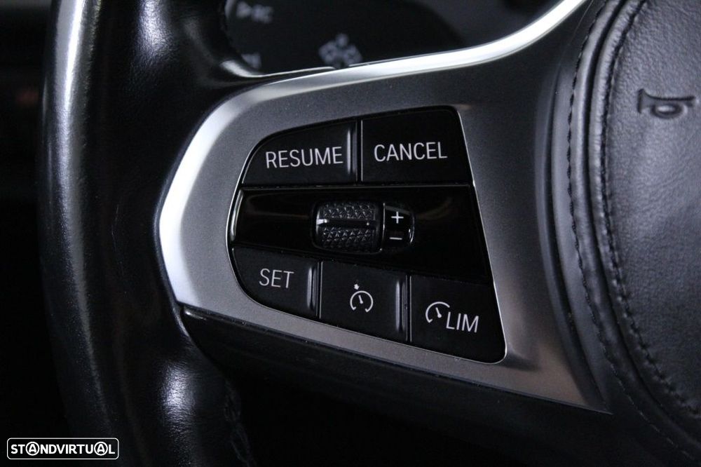 BMW 116 d Pack Desportivo M Auto - 23