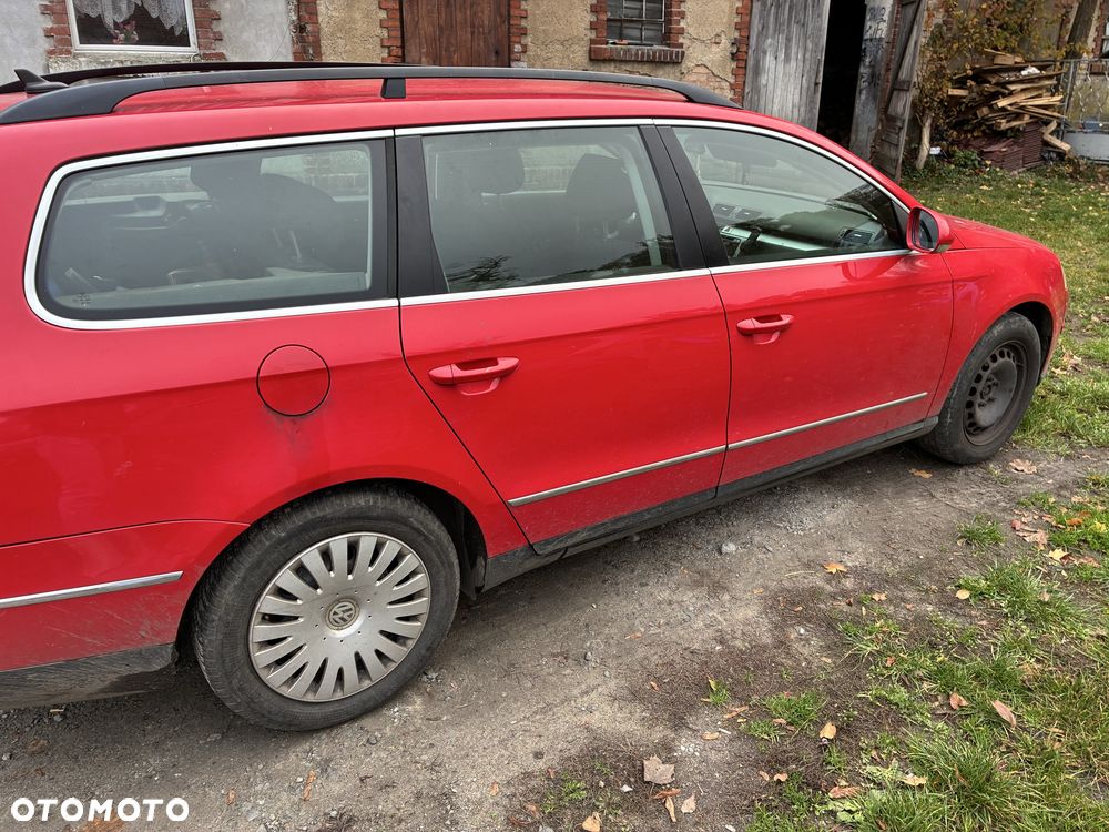 Volkswagen Passat - 4