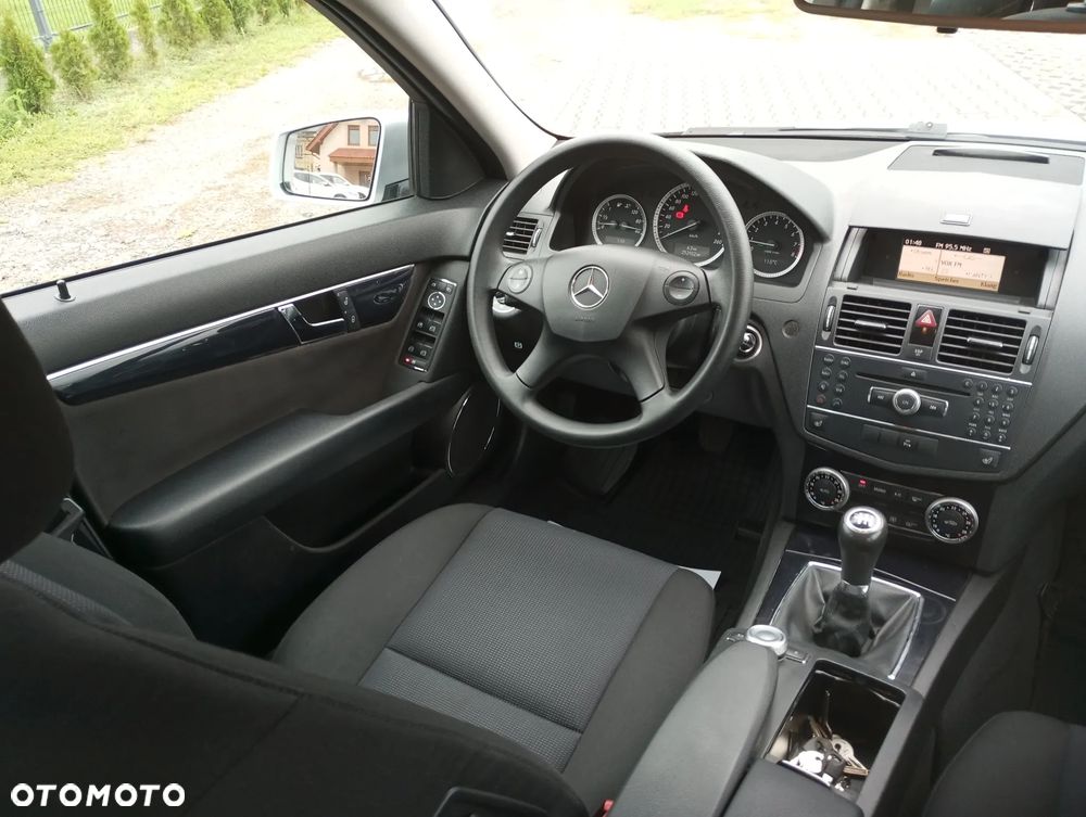 Mercedes-Benz Klasa C 180 Kompressor Classic - 26