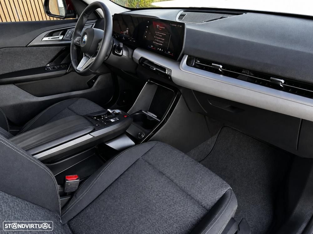 BMW iX2 eDrive20 - 27