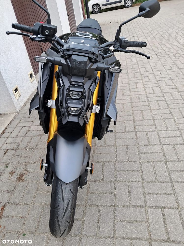 Suzuki GSX 1000 - 5