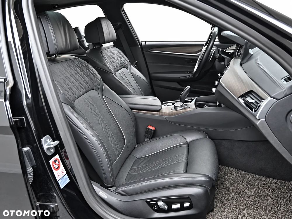 BMW Seria 5 520d M Sport Edition - 8