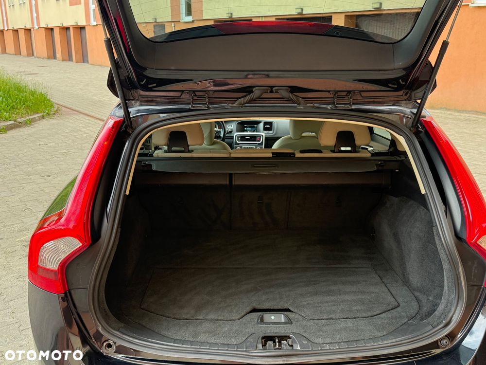 Volvo V60 D4 Momentum - 18