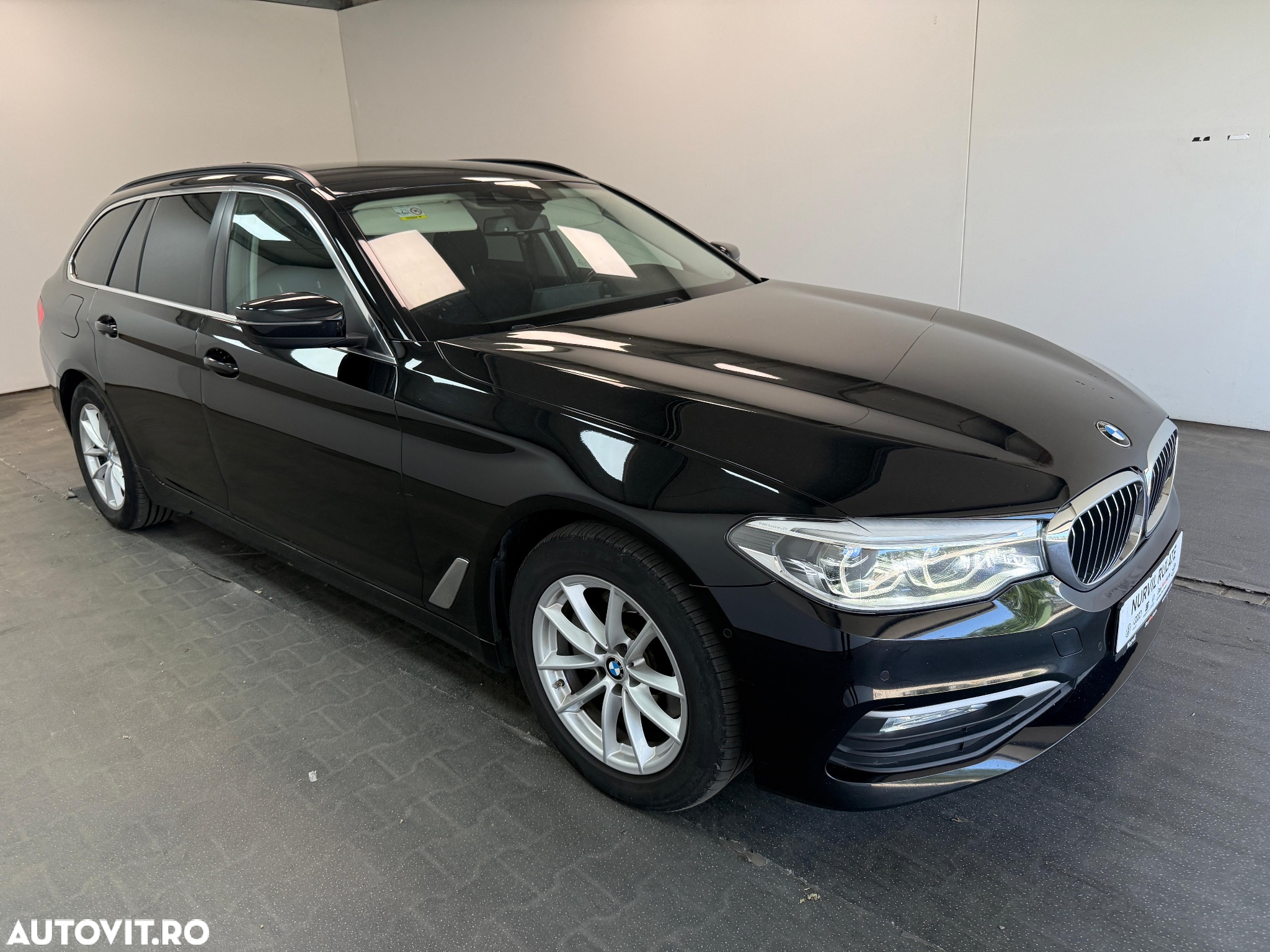 BMW Seria 5 520d Touring Aut. - 32
