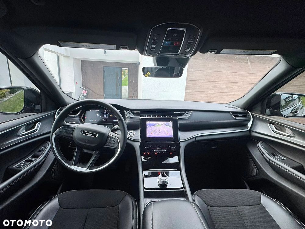 Jeep Grand Cherokee - 14