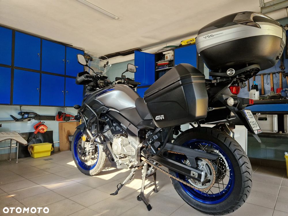 Suzuki V-STROM - 8