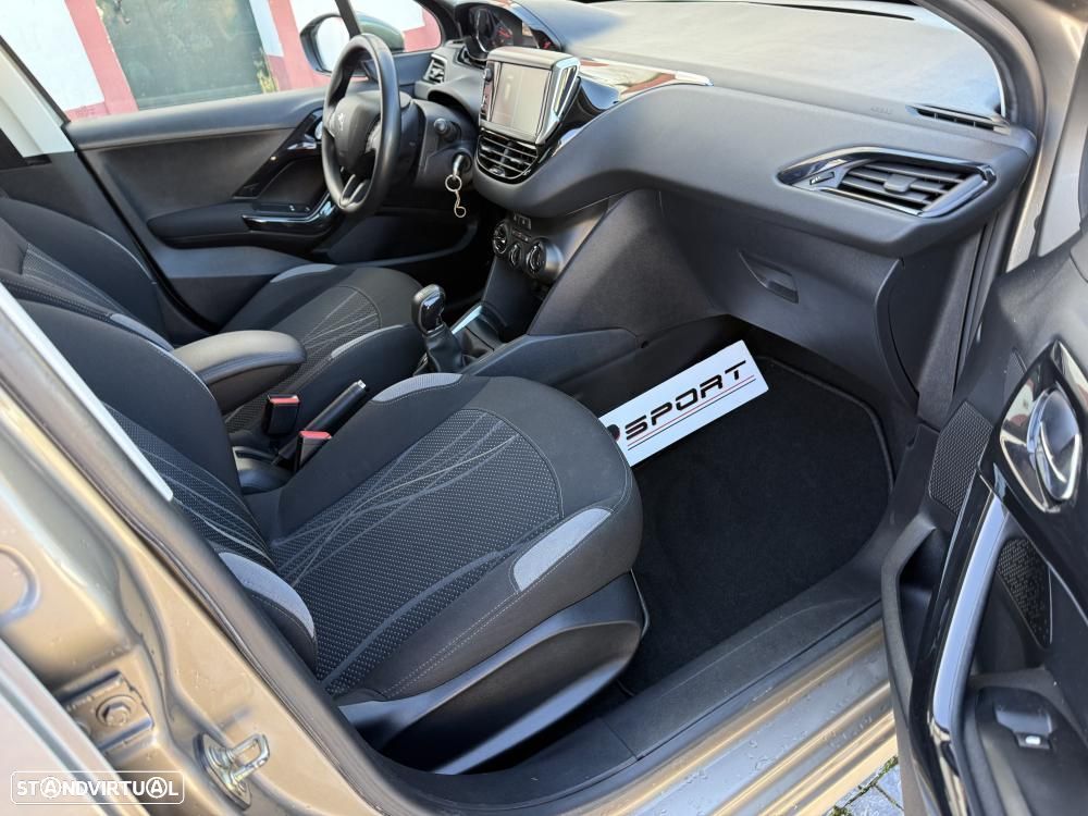 Peugeot 208 1.4 HDi SE Style - 18