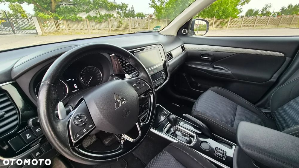 Mitsubishi Outlander 2.0 Intense 2WD CVT - 14