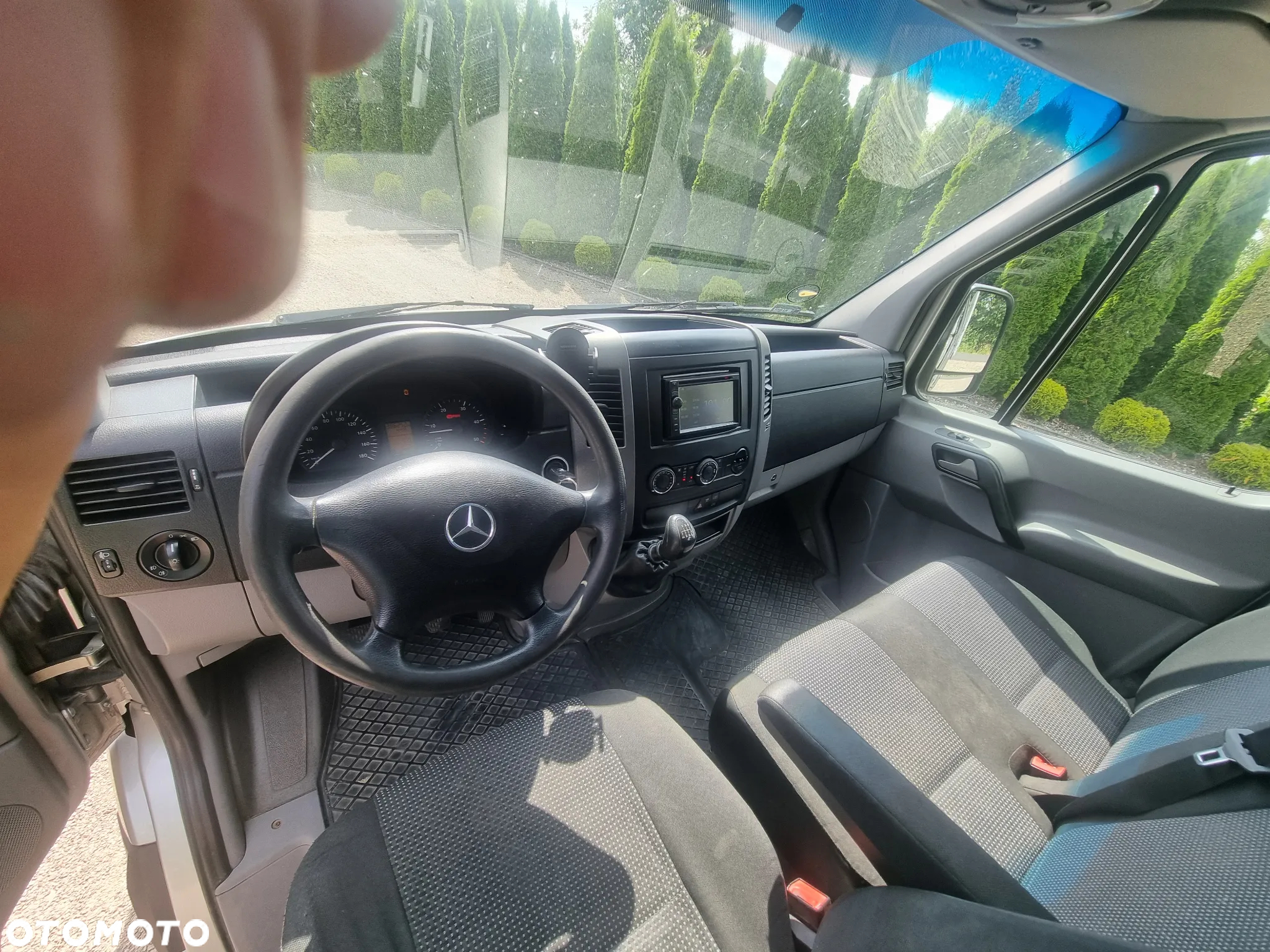 Mercedes-Benz Sprinter - 14