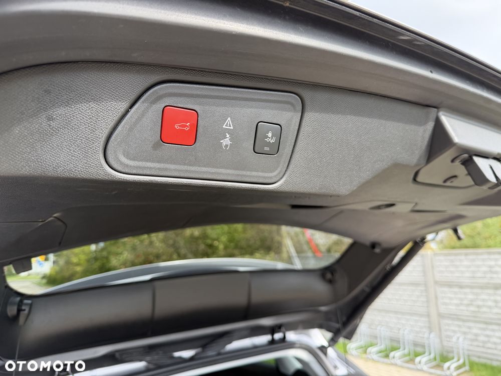 Peugeot 3008 1.6 PureTech GPF Allure S&S EAT8 - 37