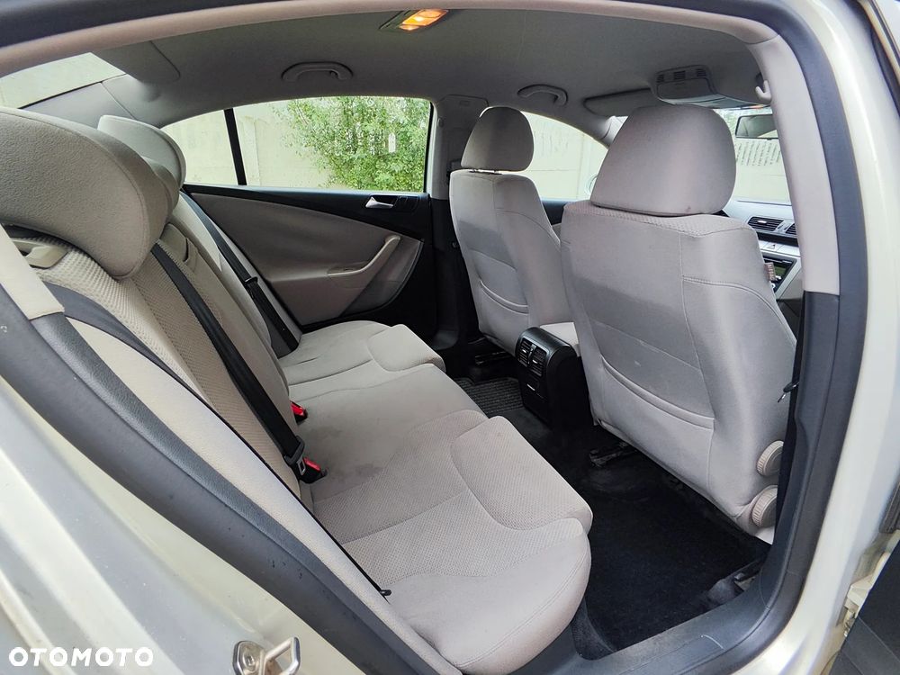 Volkswagen Passat 1.4 TSI Comfortline - 14