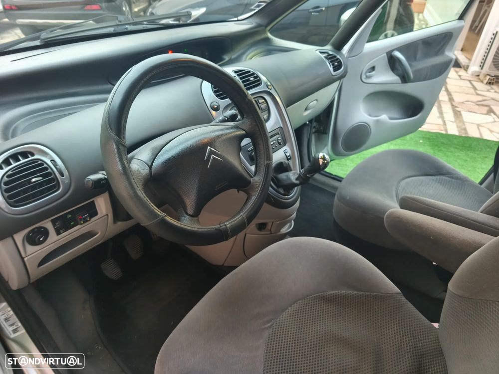 Citroën Xsara Picasso 1.6i Premier - 10