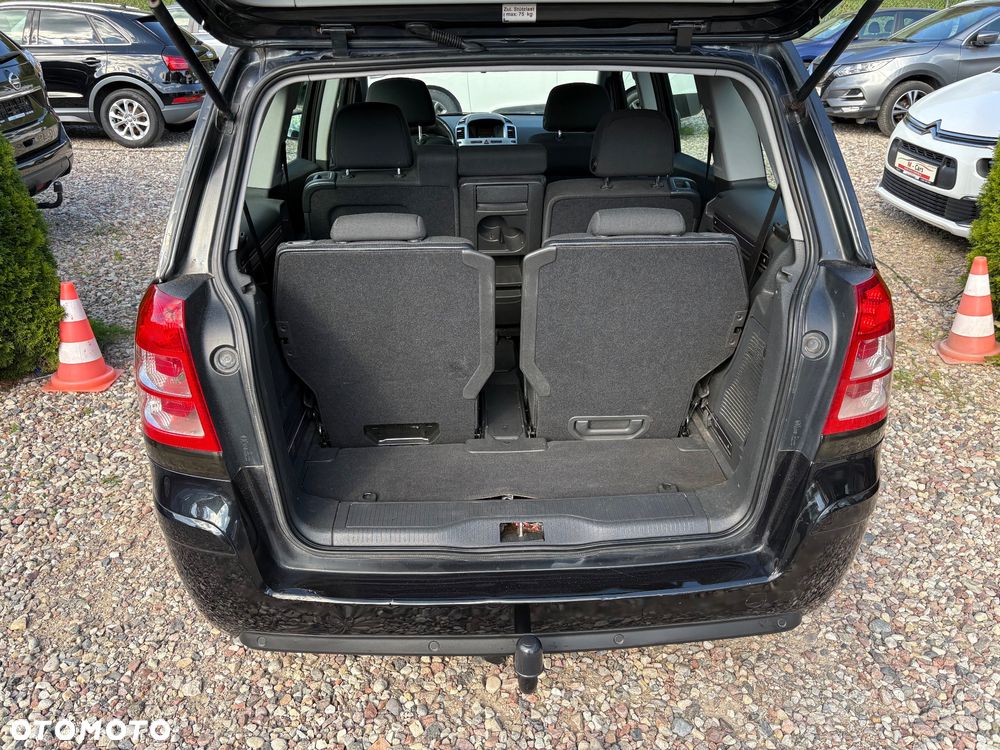 Opel Zafira 1.6 Cosmo - 23