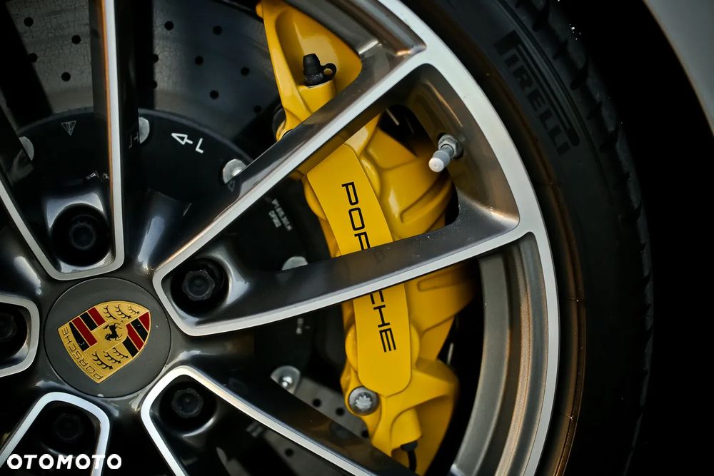 Porsche 911 Carrera 4S - 14