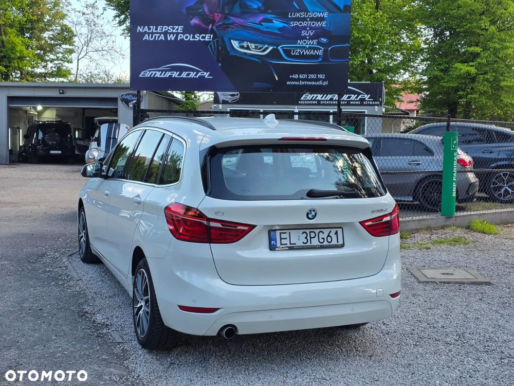 BMW Seria 2 218d - 12