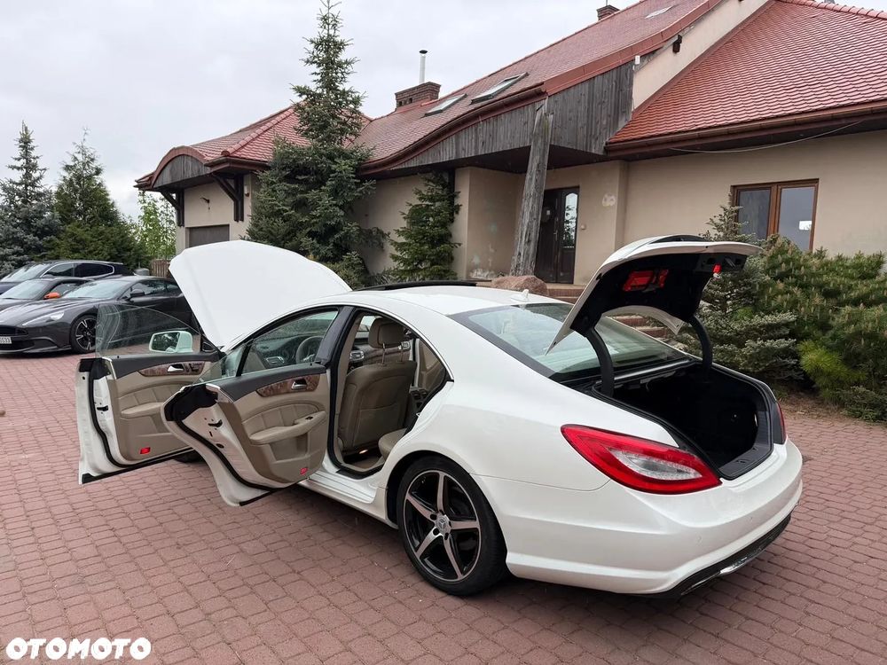Mercedes-Benz CLS 350 CDI 4-Matic BlueEff - 22