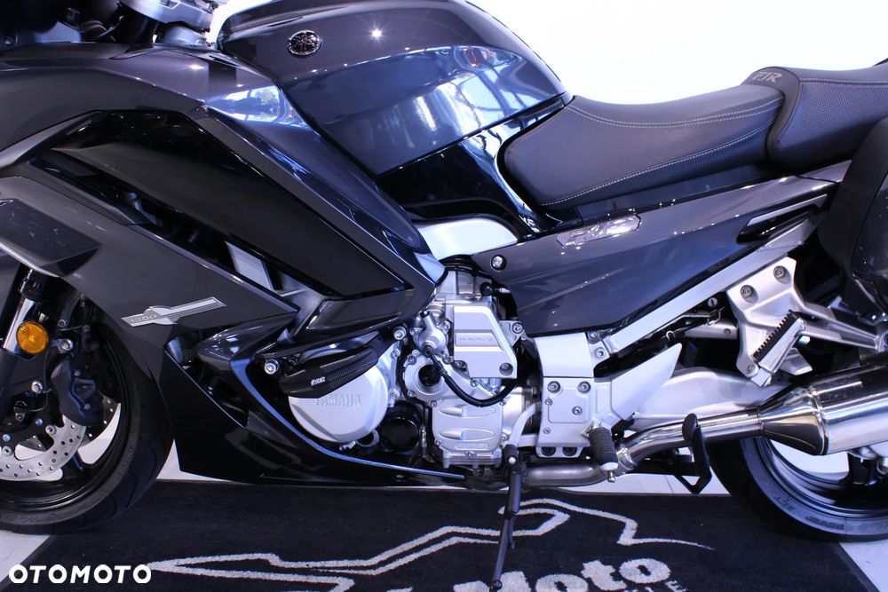 Yamaha FJR - 25