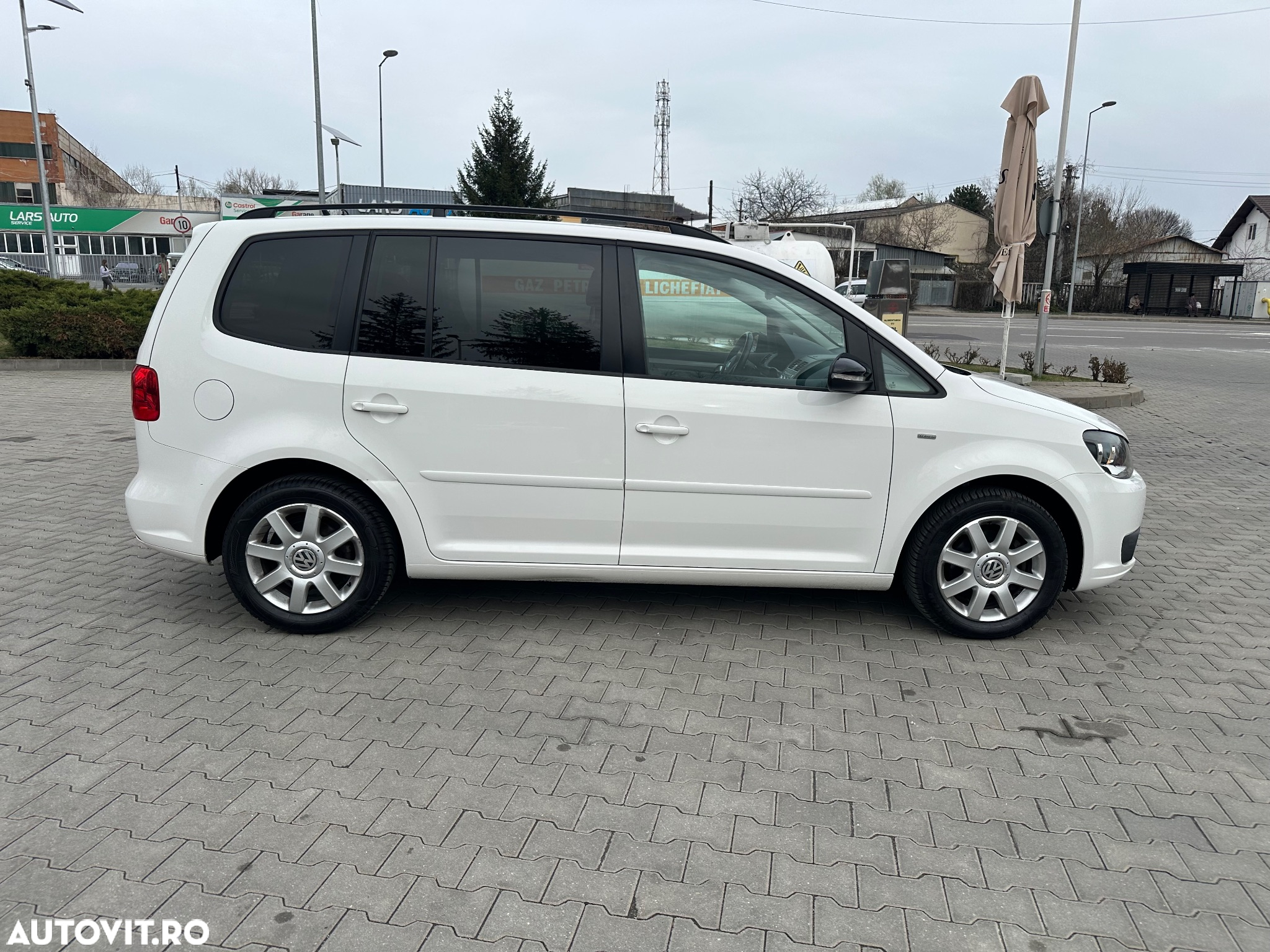 Volkswagen Touran 1.6 TDI DPF BlueMotion Technology MATCH - 5