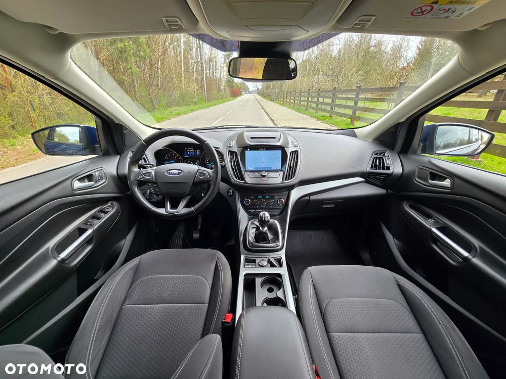 Ford Kuga 1.5 EcoBoost 2x4 Titanium - 6