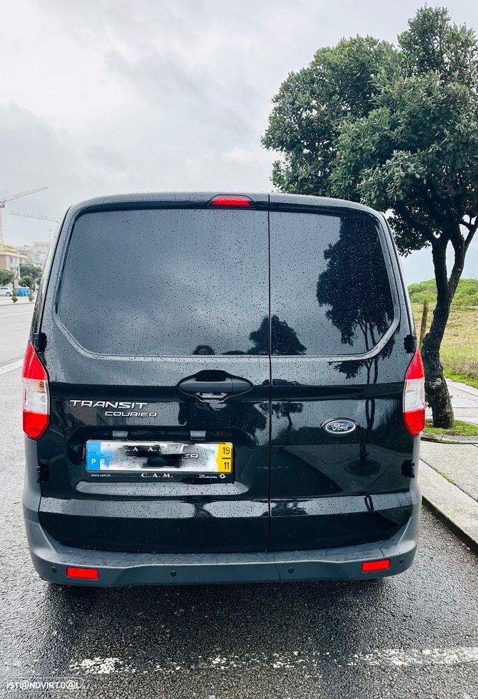 Ford Courier - 9