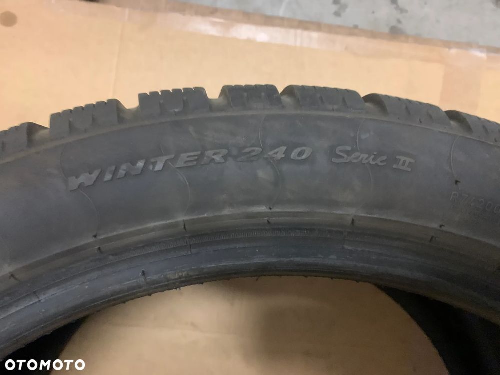 2X Opona Pirelli Sottozero Winter 240 Serie II 285/35 R19 5mm 0512 - 8