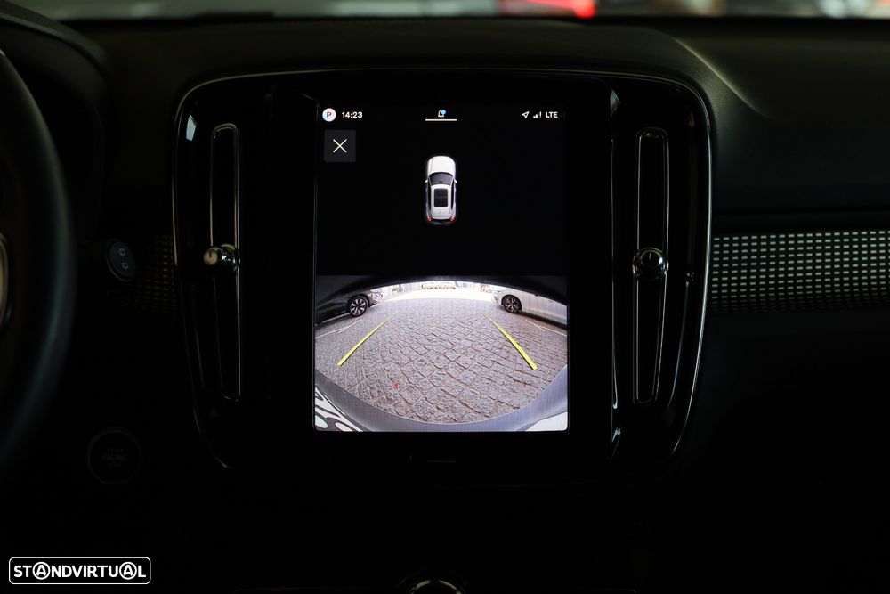 Volvo XC 40 2.0 B3 Plus Dark - 21