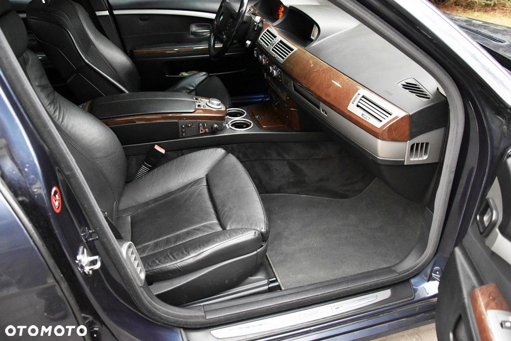 BMW Seria 7 740i - 11