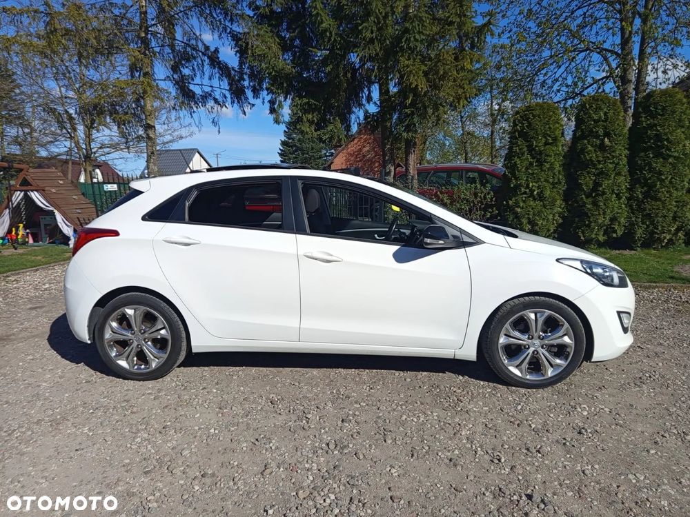 Hyundai i30 1.6 CRDi BlueDrive Premium - 40