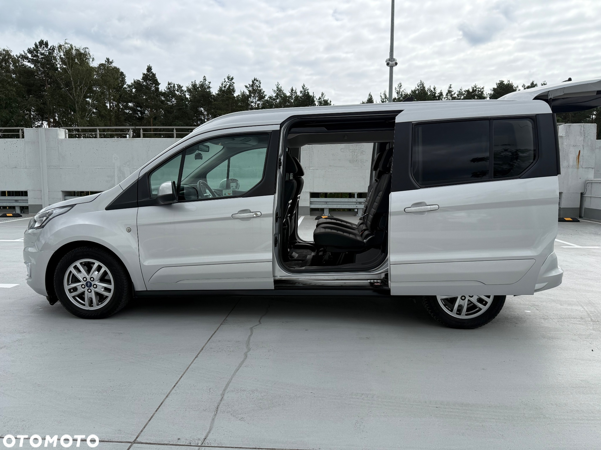 Ford Tourneo Connect Grand - 4