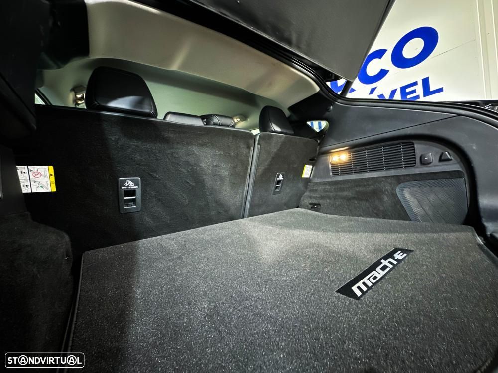 Ford Mustang Mach-E Premium AWD - 56