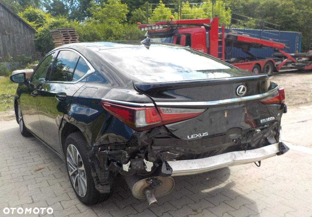 Lexus ES - 11