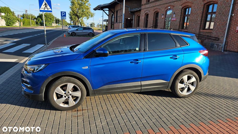 Opel Grandland X 1.2 T GPF Design&Tech S&S - 8