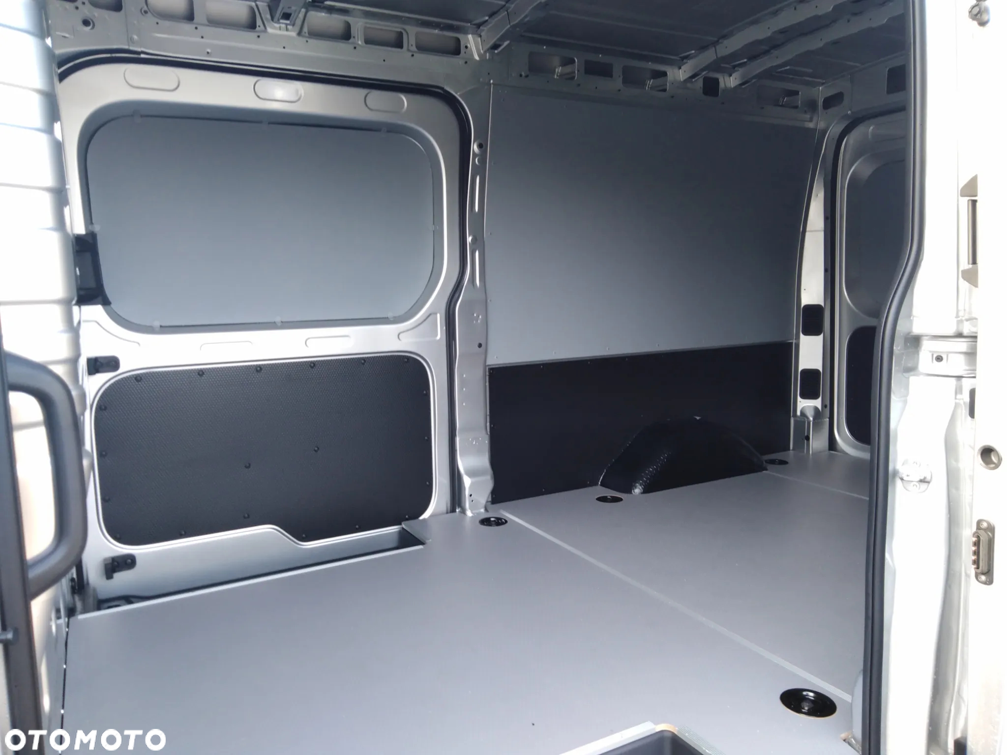 Maxus e-Delivery 9 - 8