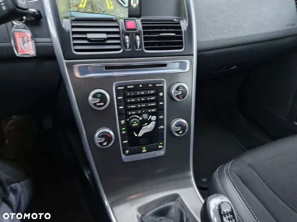 Volvo XC 60 D3 Momentum - 8