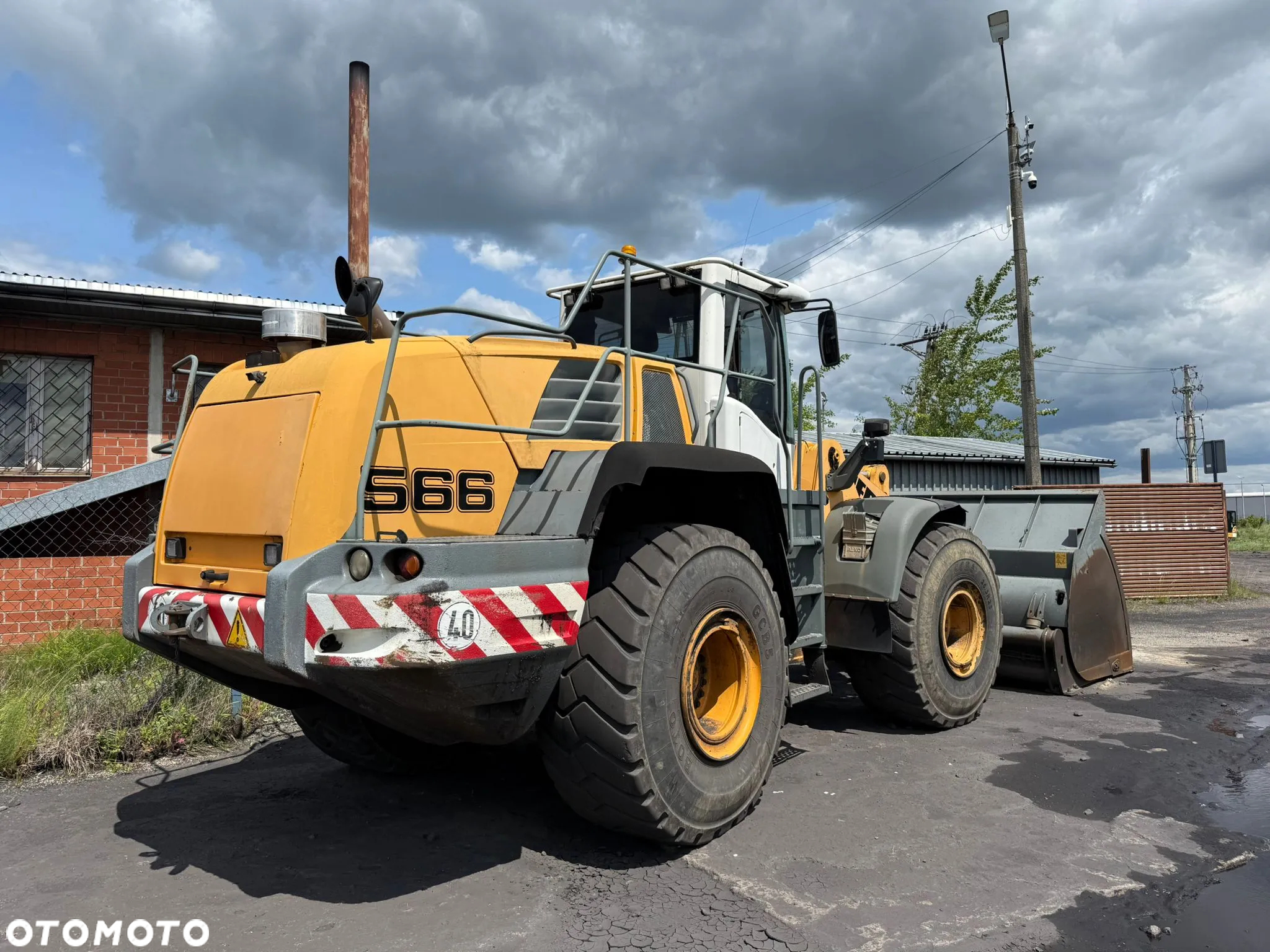 Liebherr L566 - 5