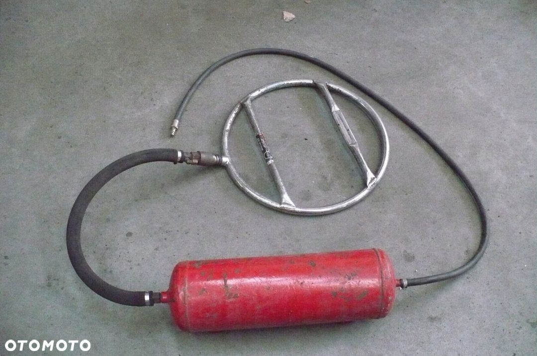 Inflator do pompowania kół osobowych OMEGA - 1