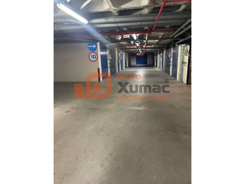 Garagem para venda no mercado Retalhista de Vialonga!! - Grande imagem: 4/7