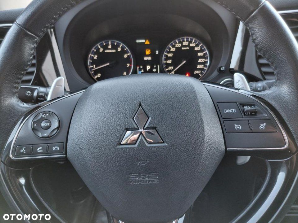 Mitsubishi Outlander - 15