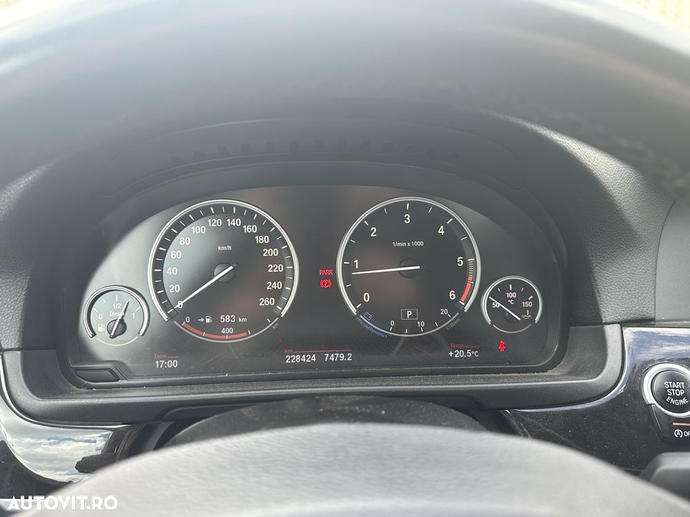 BMW Seria 5 525d xDrive - 13