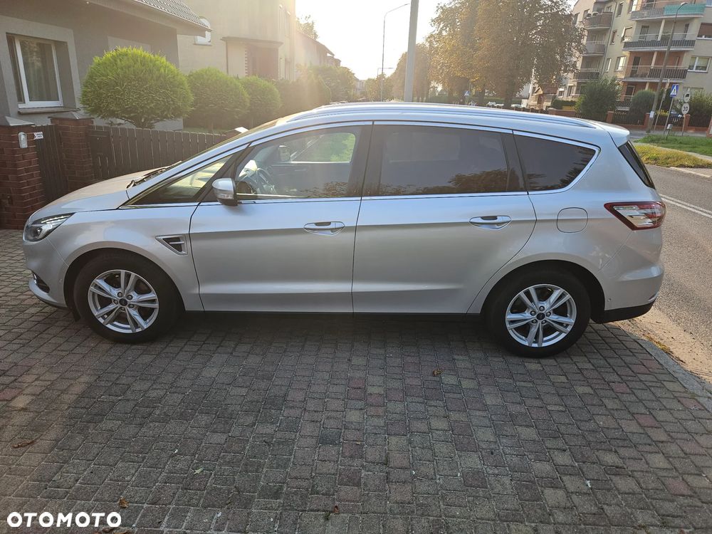 Ford S-Max 2.0 TDCi Titanium PowerShift - 24