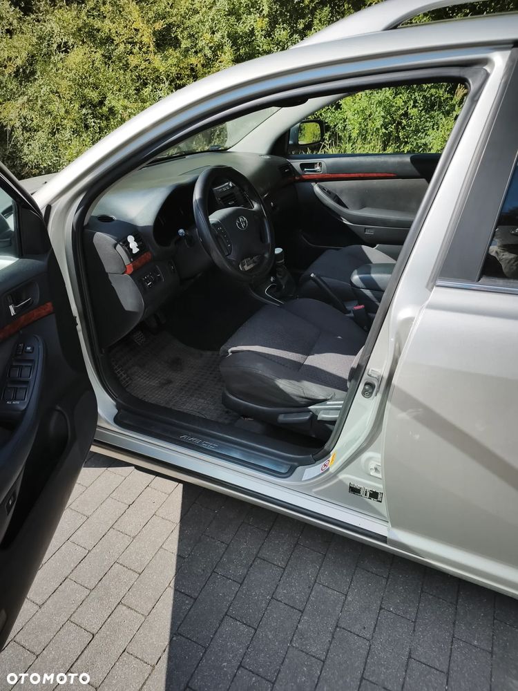 Toyota Avensis 2.2 D-4D Sol - 6