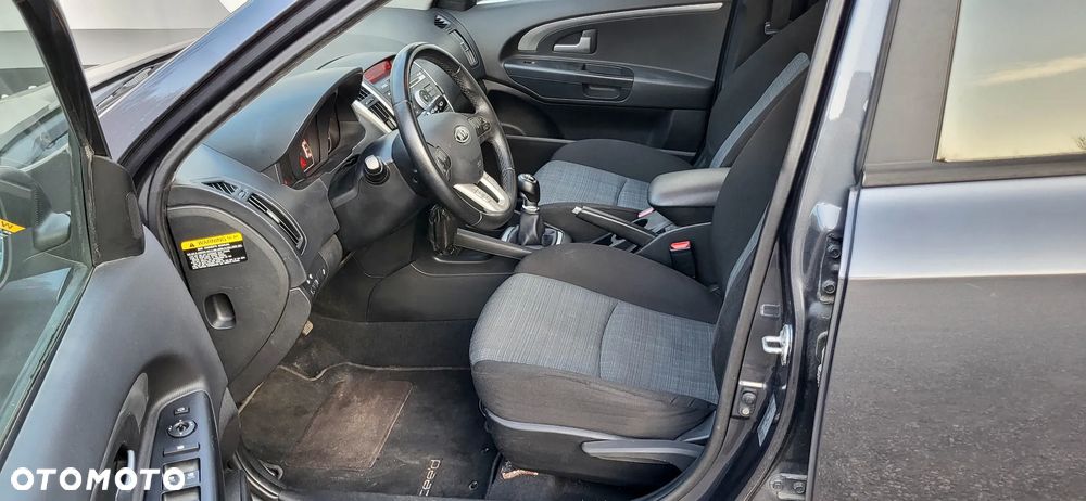 Kia Ceed 1.6 CVVT Dream-Team Edition - 20